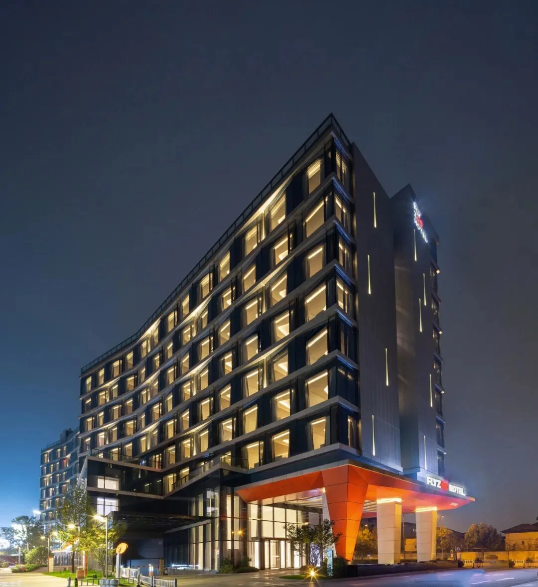 FlyZoo Hotel